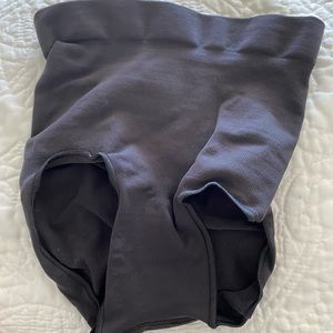 SKIMS Sculpting Mid Waist Brief